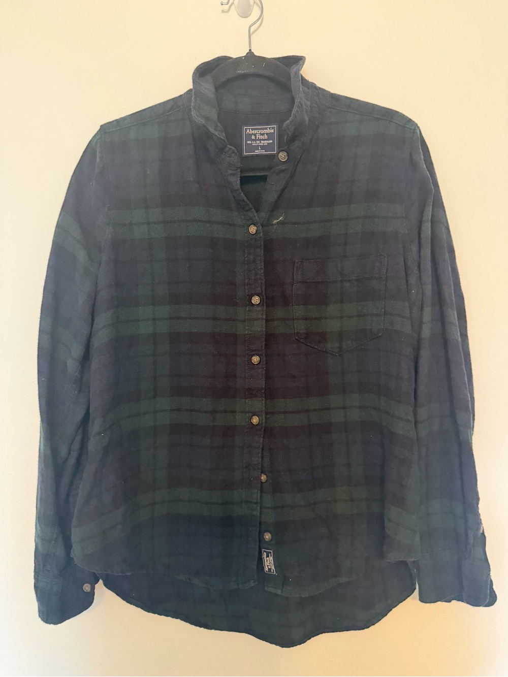 Abercrombie & Fitch Women’s Black and Green Plaid Button-Up Shirt